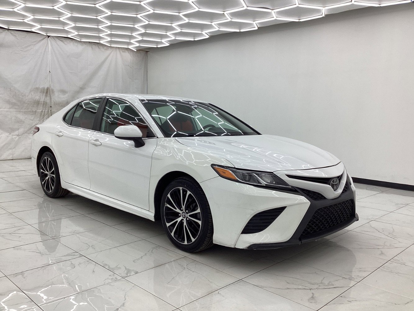 Used 2020 Toyota Camry SE image 7