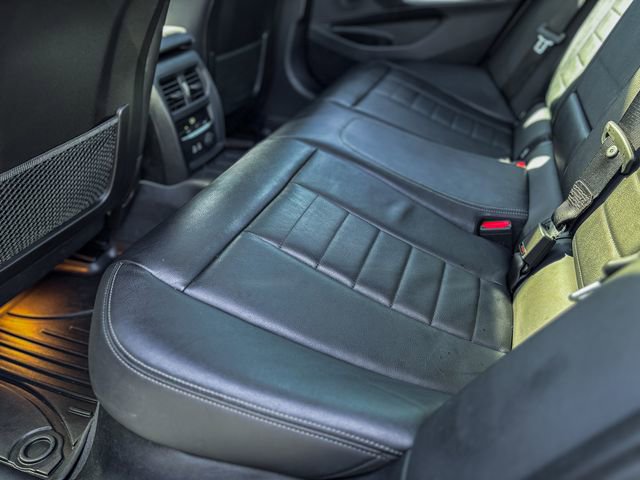 Used 2020 BMW 330i xDrive Sedan w/ Convenience Package image 39