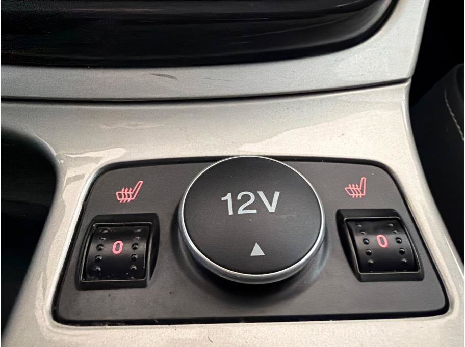 Used 2013 Ford C-MAX Energi SEL FWD image 26