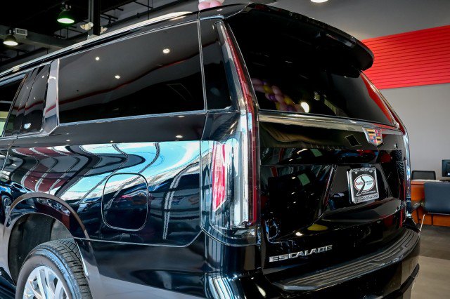 Used 2023 Cadillac Escalade ESV Premium Luxury image 12