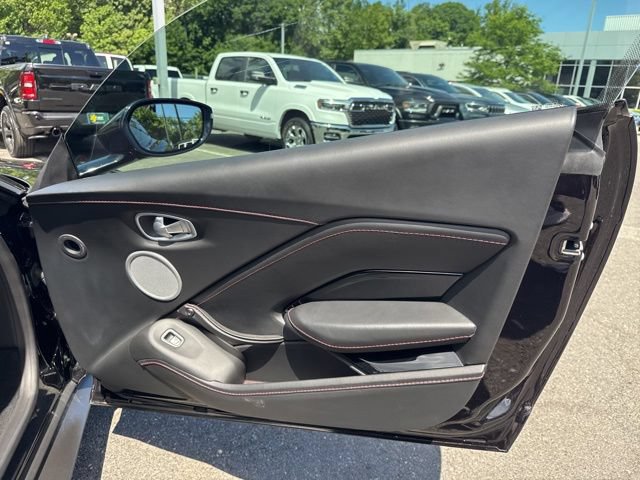 Used 2020 Aston Martin V8 Vantage Coupe RWD image 29