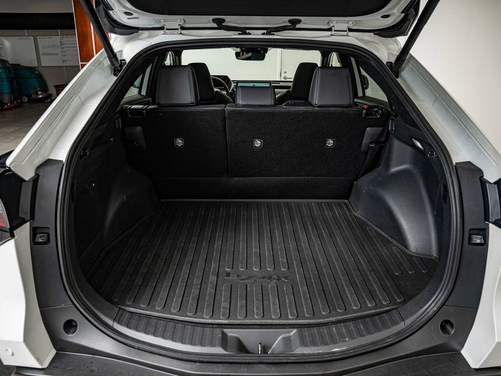 Used 2023 Toyota bZ4X Limited w/ Weather Package AWD/4WD image 34