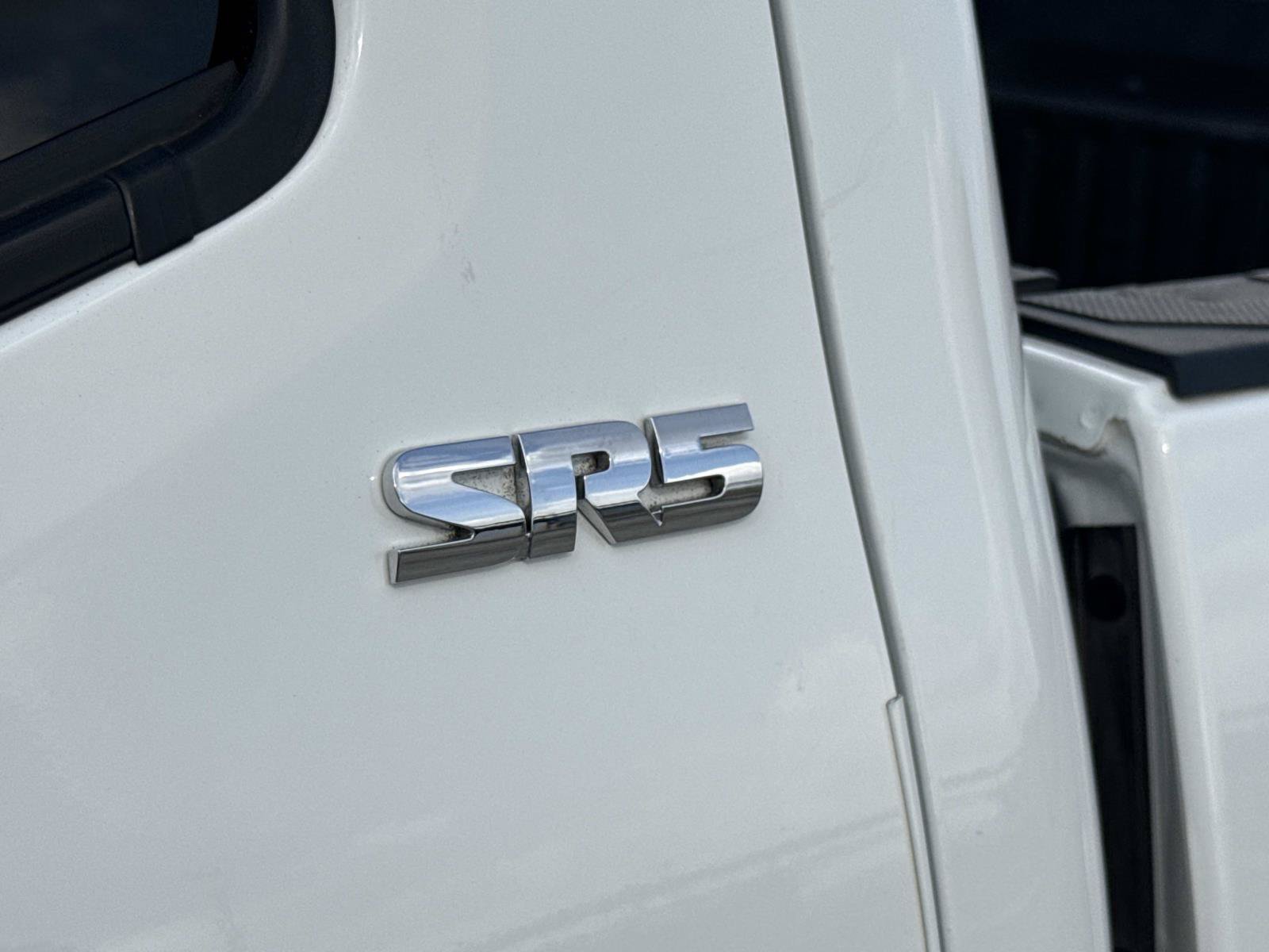 Used 2022 Toyota Tacoma SR5 RWD image 8