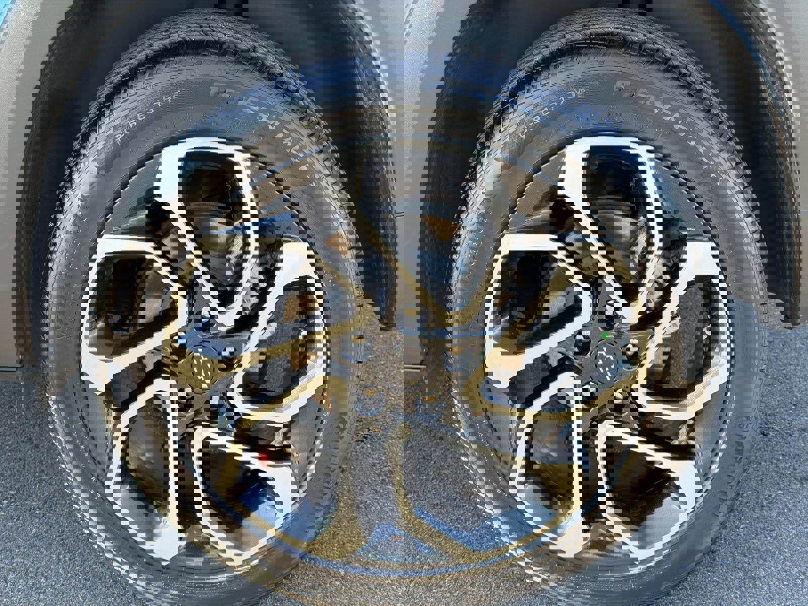 Certified 2025 Chevrolet Trax RS w/ Driver Confidence Package image 13