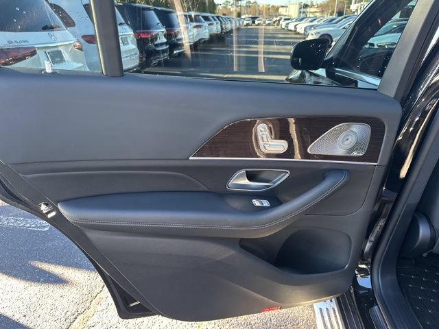Used 2025 Mercedes-Benz GLS 450 4MATIC image 23