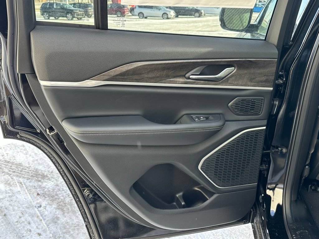 New 2026 Jeep Grand Cherokee Limited AWD/4WD image 15