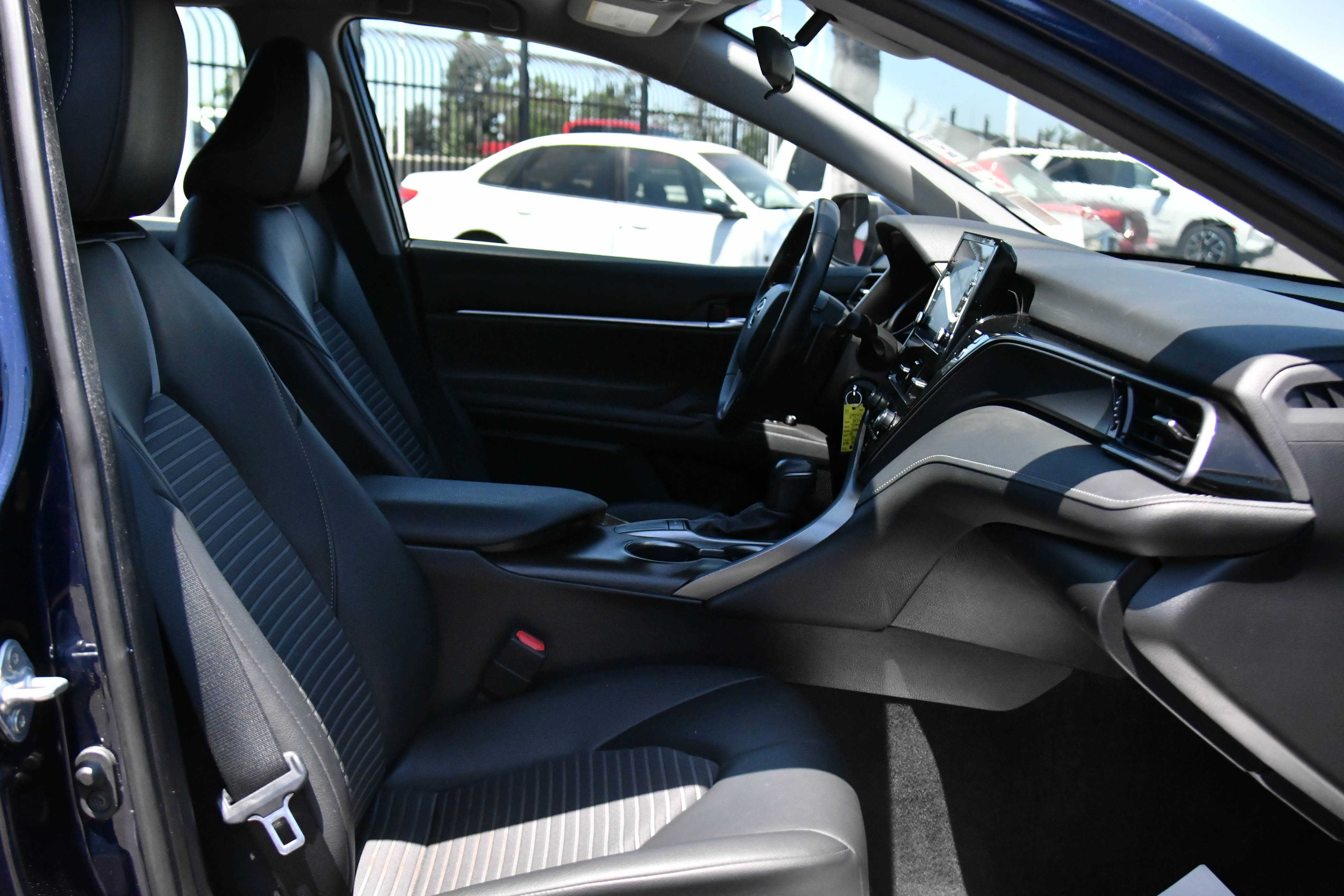 Used 2022 Toyota Camry SE FWD image 40