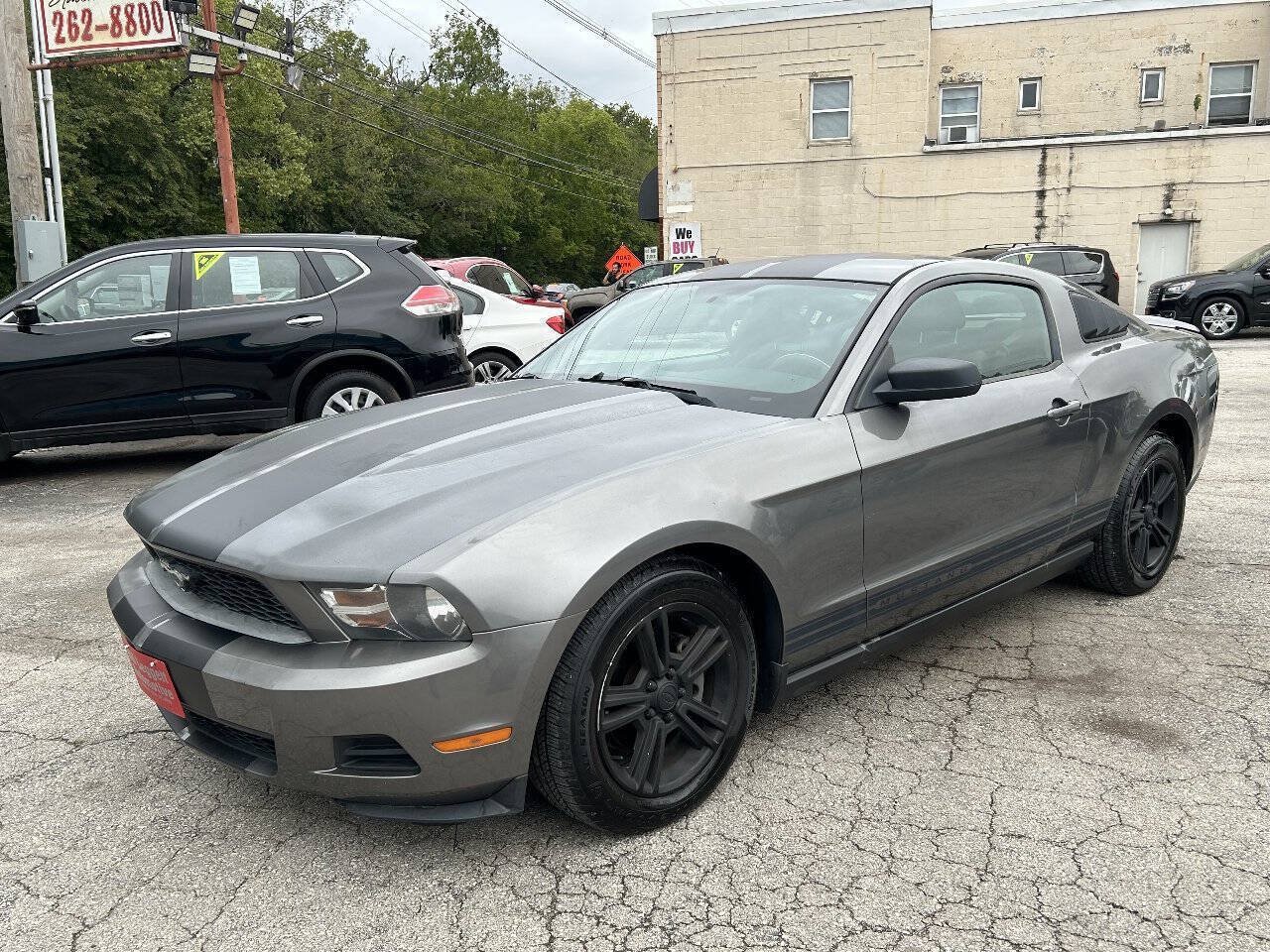 Used 2010 Ford Mustang Coupe RWD image 2