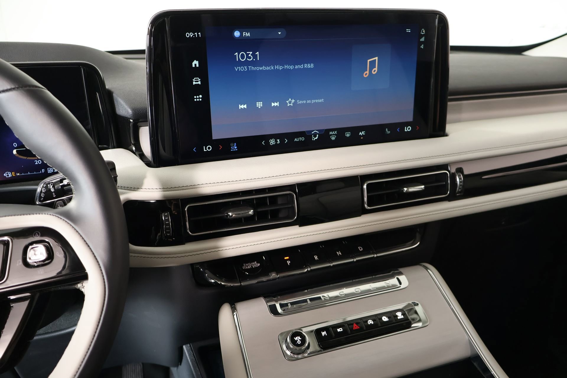 New 2026 Lincoln Aviator Reserve w/ Jet Appearance Package AWD/4WD image 5