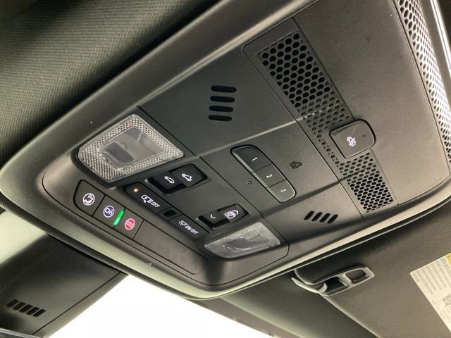 Used 2025 Cadillac XT5 Premium Luxury w/ Technology Package image 21