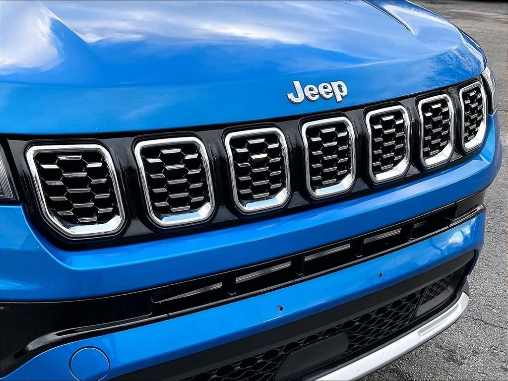 Used 2024 Jeep Compass Limited image 29