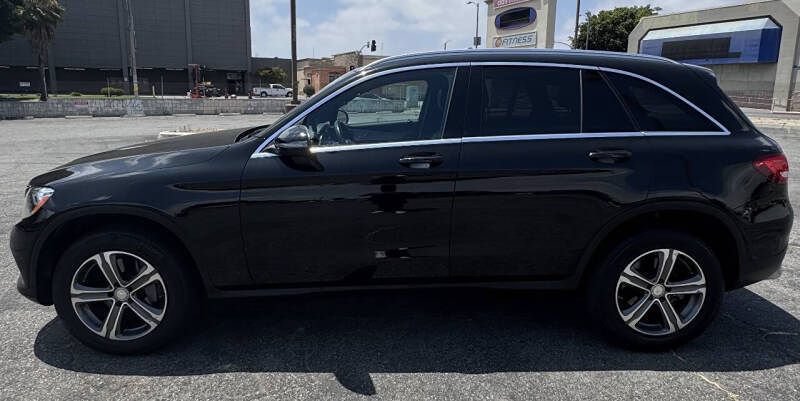 Used 2017 Mercedes-Benz GLC 300 image 4