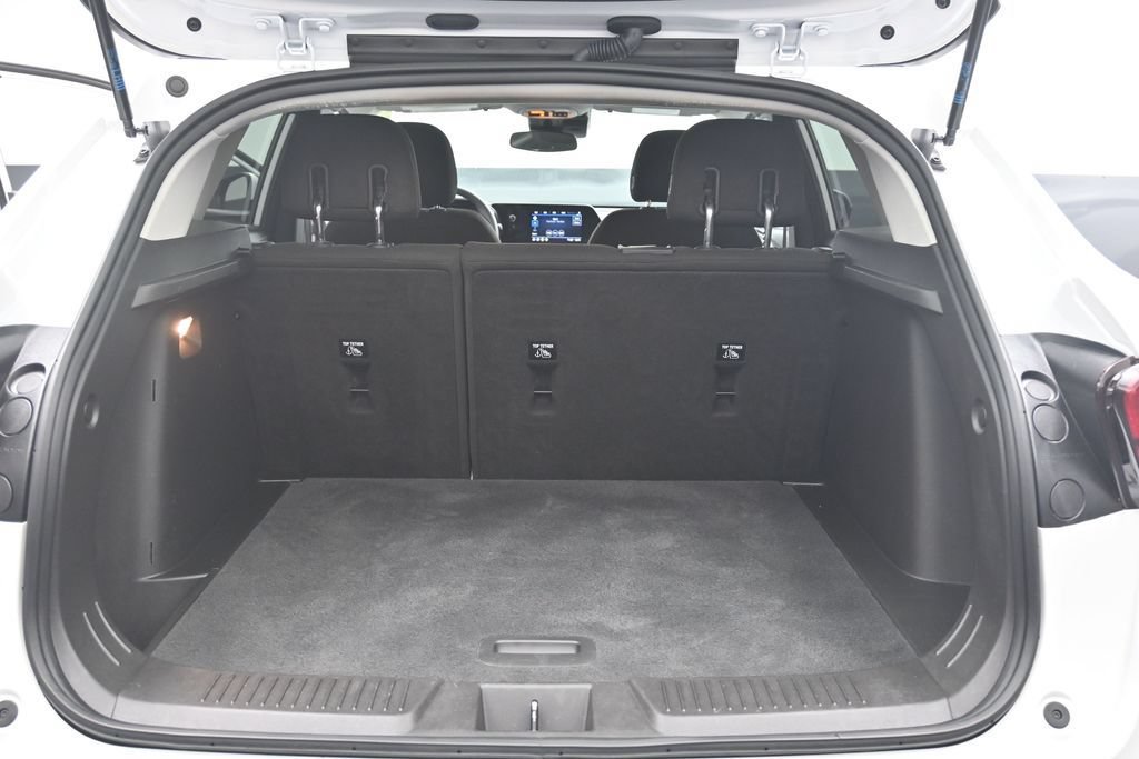 Certified 2025 Chevrolet Trax LS w/ LS Convenience Package FWD image 15