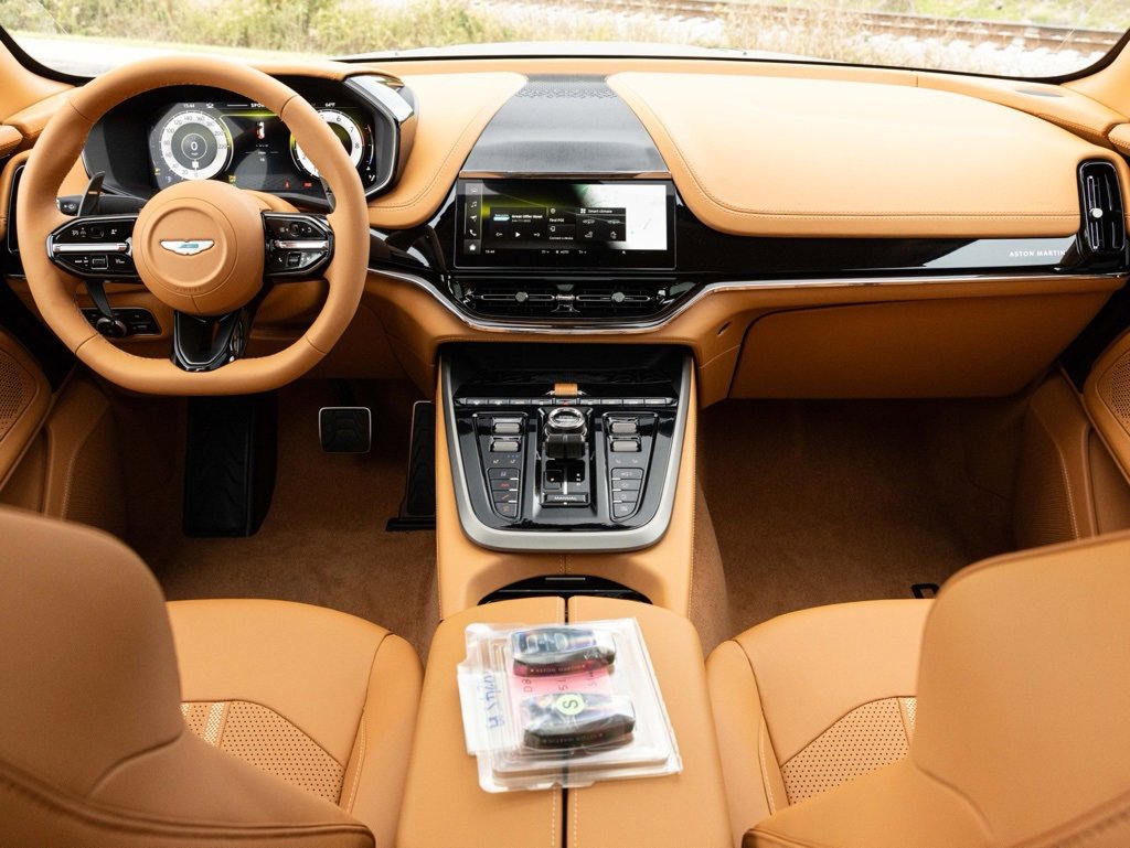 New 2026 Aston Martin DBX 707 image 30