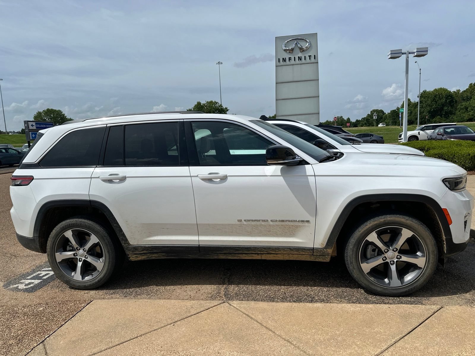 Used 2022 Jeep Grand Cherokee Limited 4xe AWD/4WD image 4