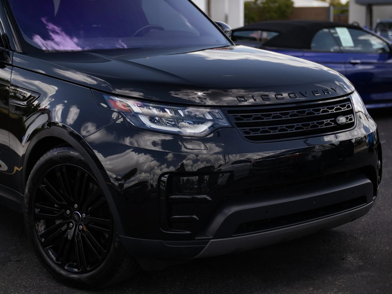 Used 2018 Land Rover Discovery HSE AWD/4WD image 4
