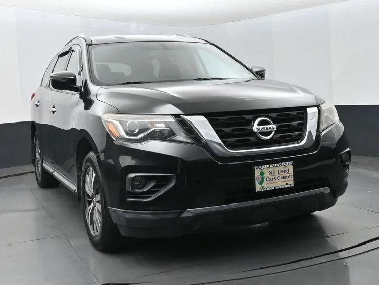 Used 2017 Nissan Pathfinder SV AWD/4WD image 3