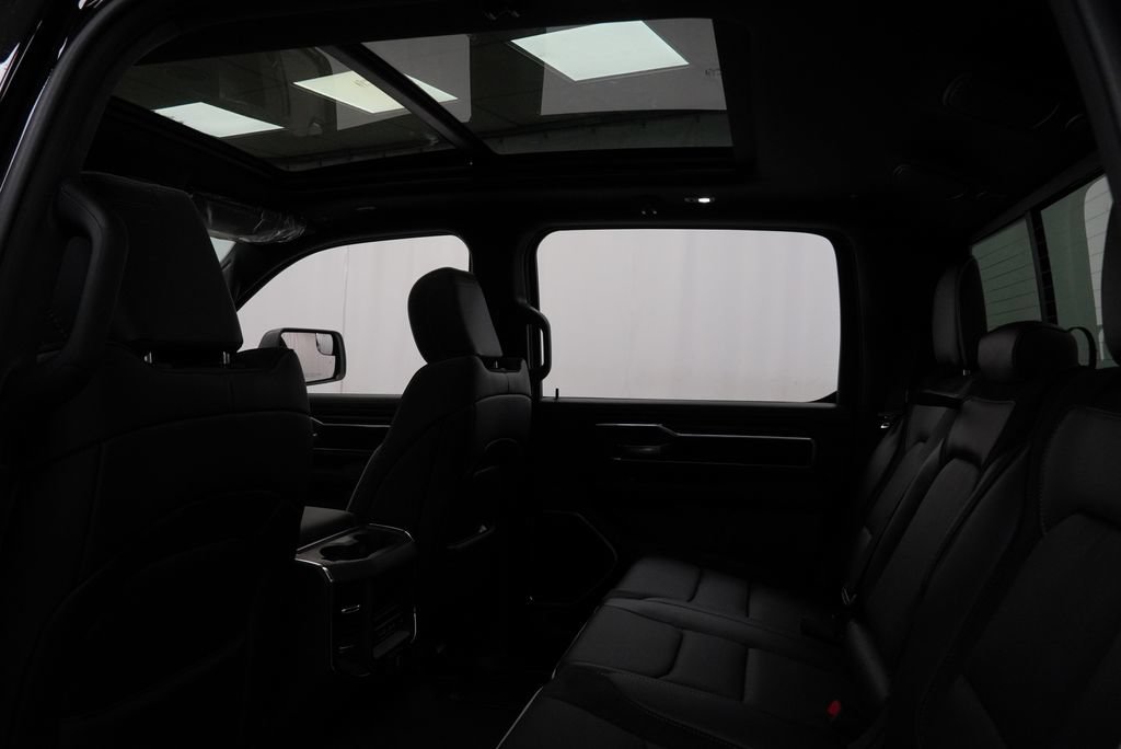 New 2027 RAM 1500 Laramie w/ Laramie Preferred Package AWD/4WD image 18