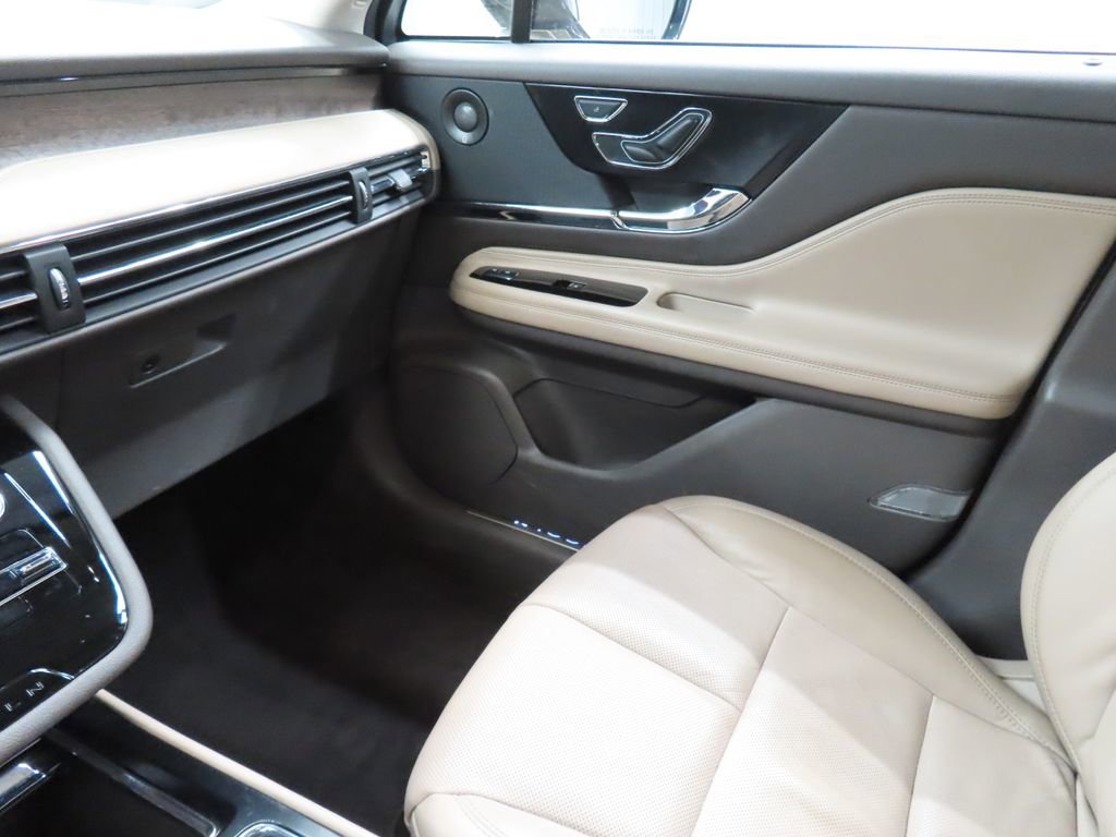 Used 2020 Lincoln Corsair Reserve AWD/4WD image 32