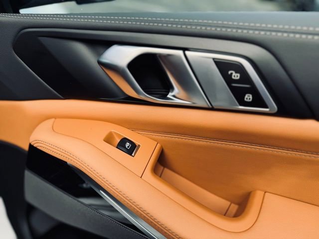 New 2026 BMW X5 xDrive50e w/ M Sport Package image 18