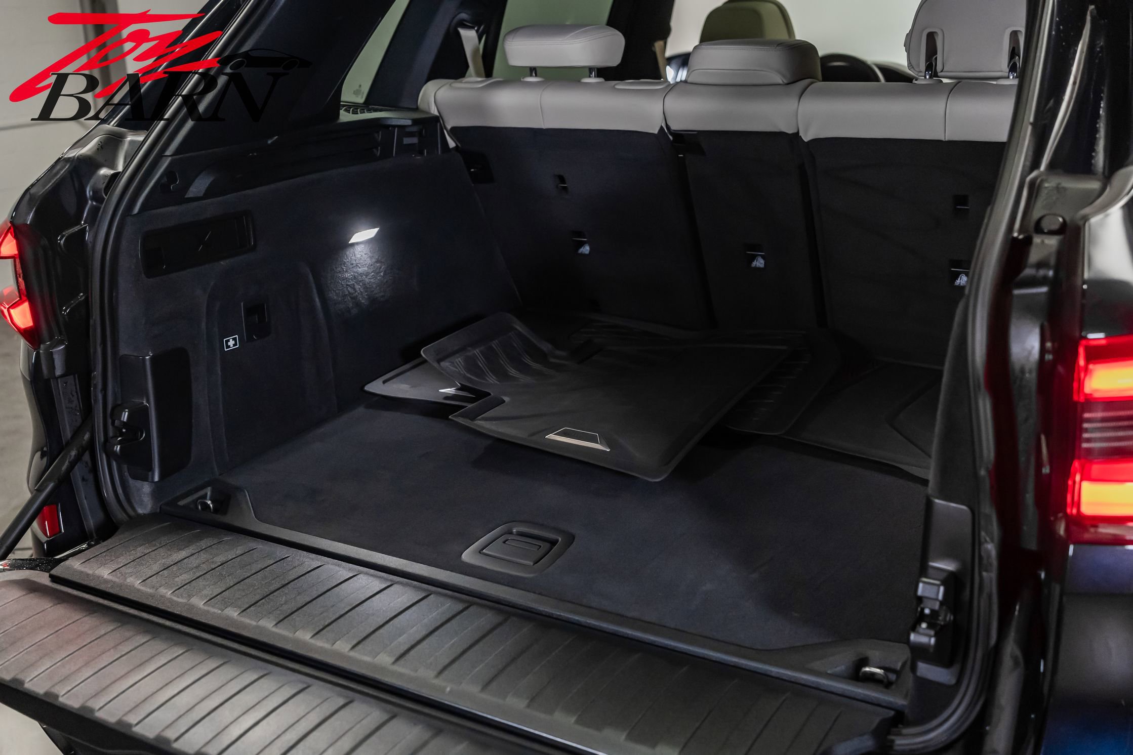 Used 2023 BMW X5 M50i w/ Executive Package image 55