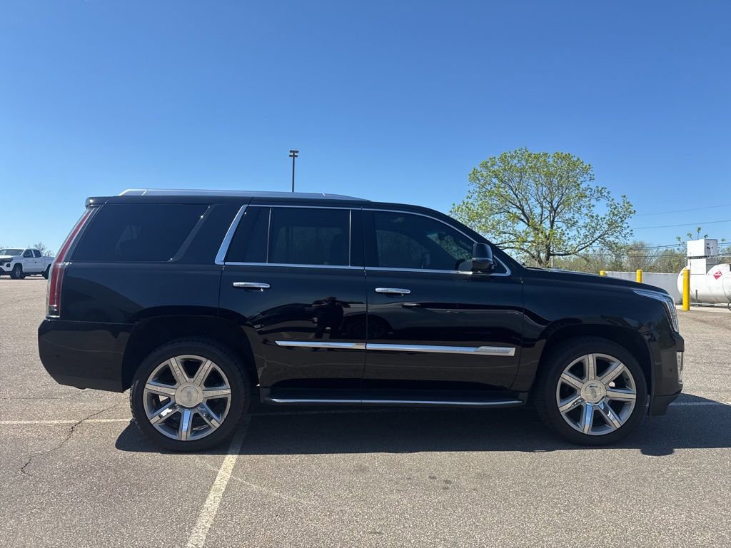 Used 2019 Cadillac Escalade Premium Luxury AWD/4WD image 11