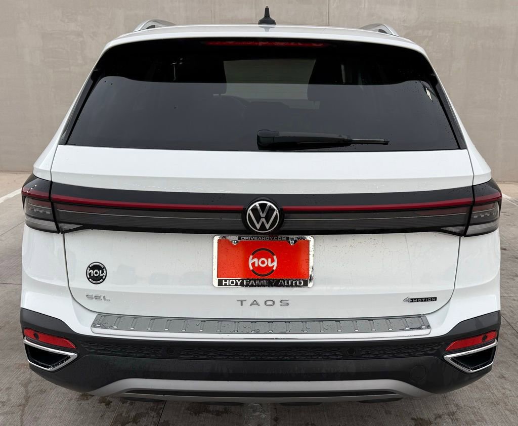 Certified 2025 Volkswagen Taos SEL AWD/4WD image 4