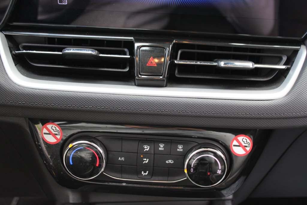 Used 2025 Chevrolet TrailBlazer LT FWD image 17