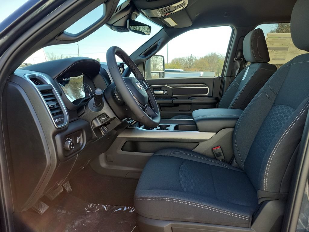 New 2026 RAM 2500 Big Horn AWD/4WD image 10