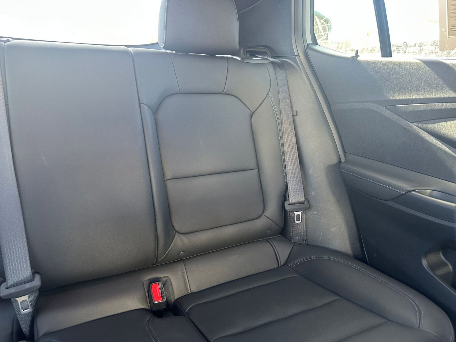 Used 2025 Buick Envista Sport Touring image 36