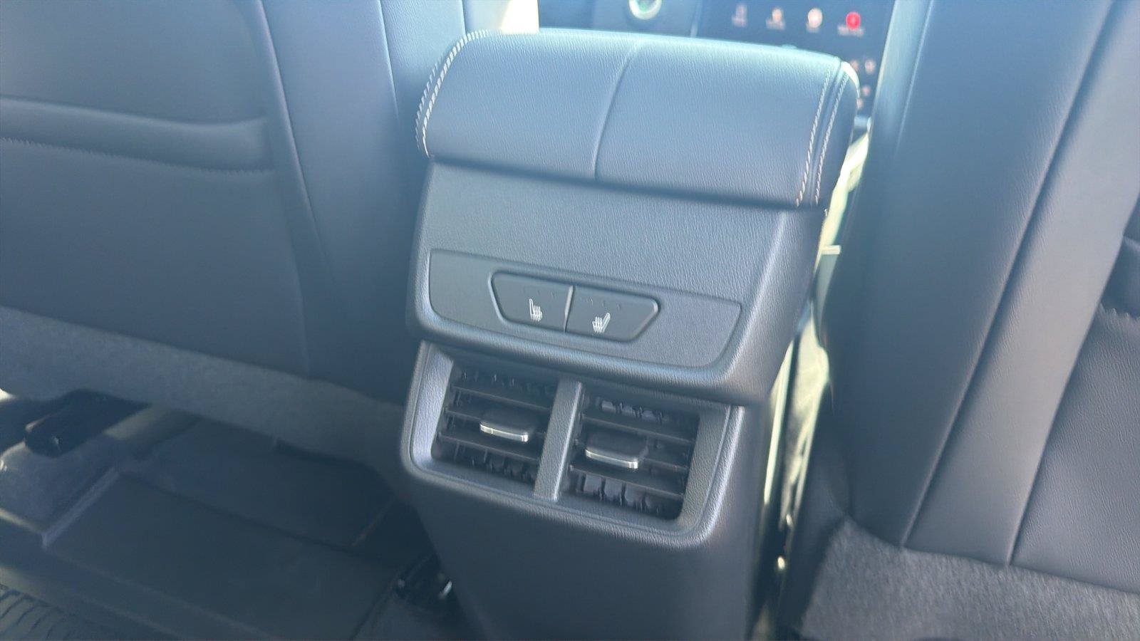 New 2027 GMC Terrain Elevation w/ Elevation Premium Package AWD/4WD image 23