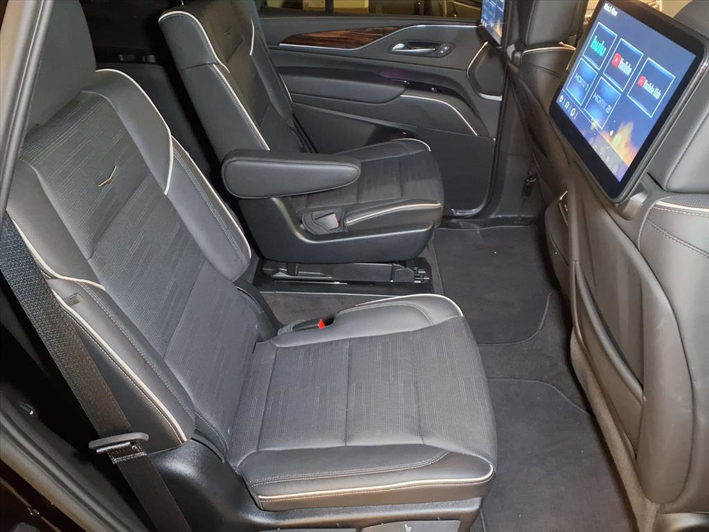 Certified 2024 Cadillac Escalade Premium Luxury w/ Performance Package image 21