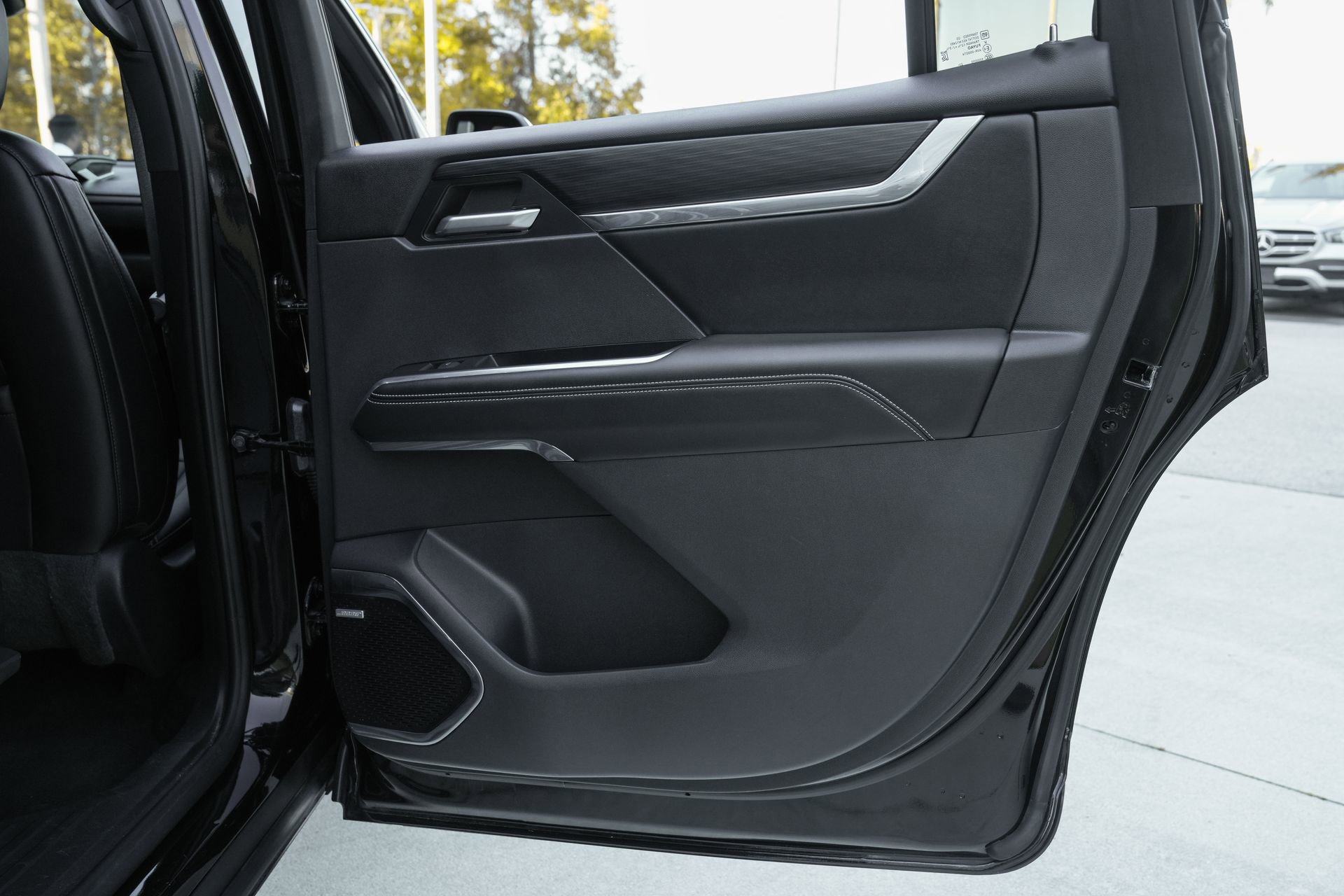 Used 2024 GMC Acadia Elevation image 36