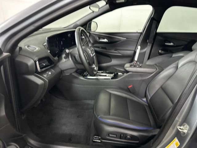 Used 2025 Buick Envista Sport Touring w/ Experience Buick Package image 11