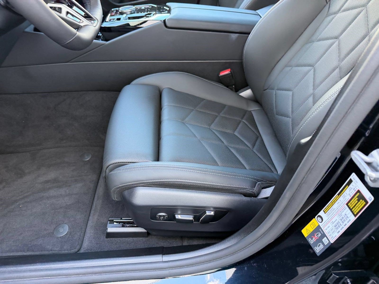 Certified 2025 BMW i5 eDrive40i w/ M Sport Package RWD image 13