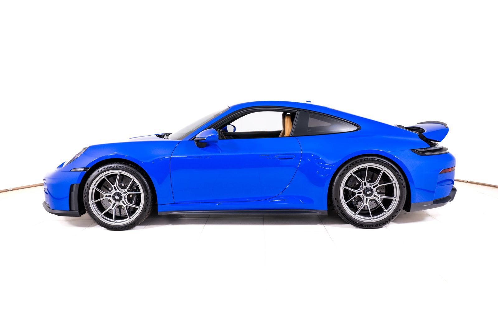 Used 2026 Porsche 911 GT3 RWD image 2