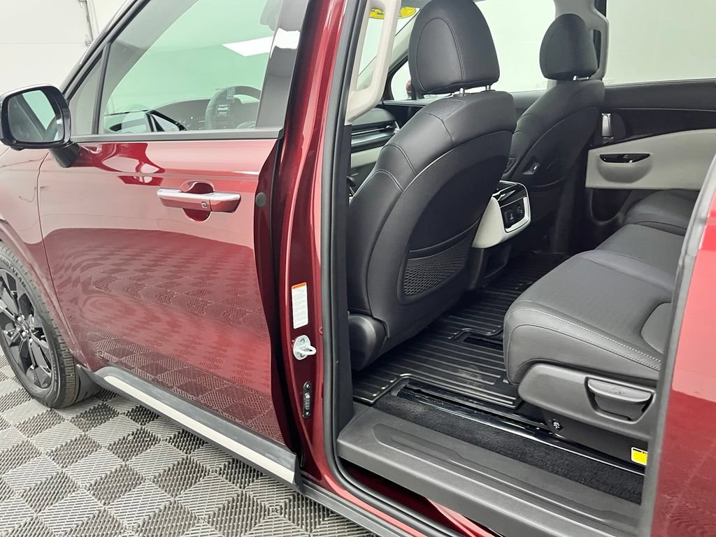 Used 2024 Kia Carnival SX Prestige FWD image 40