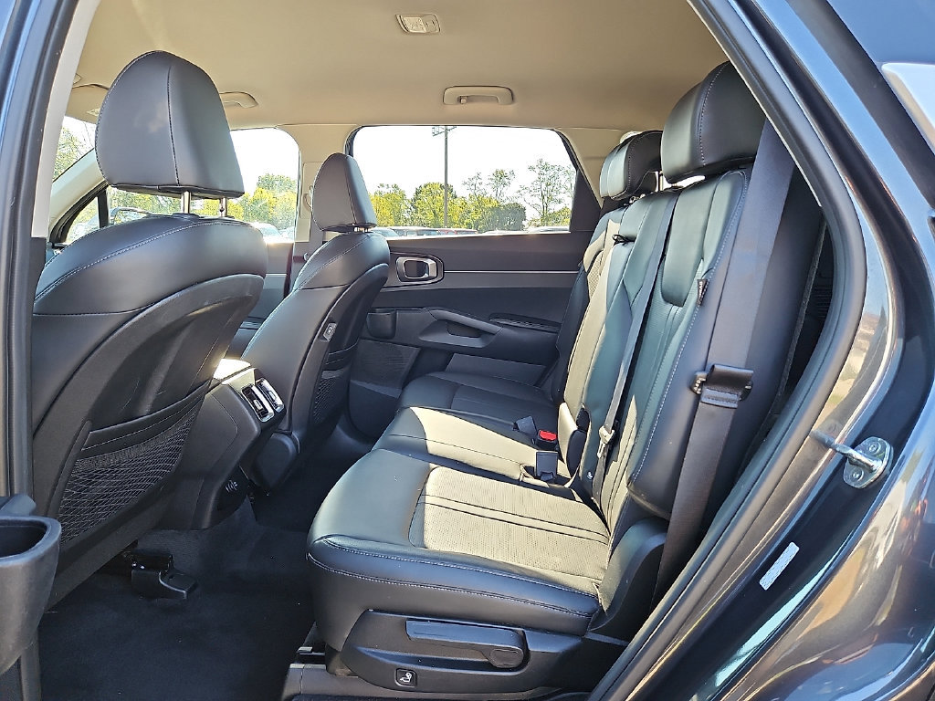 Certified 2024 Kia Sorento S FWD image 12