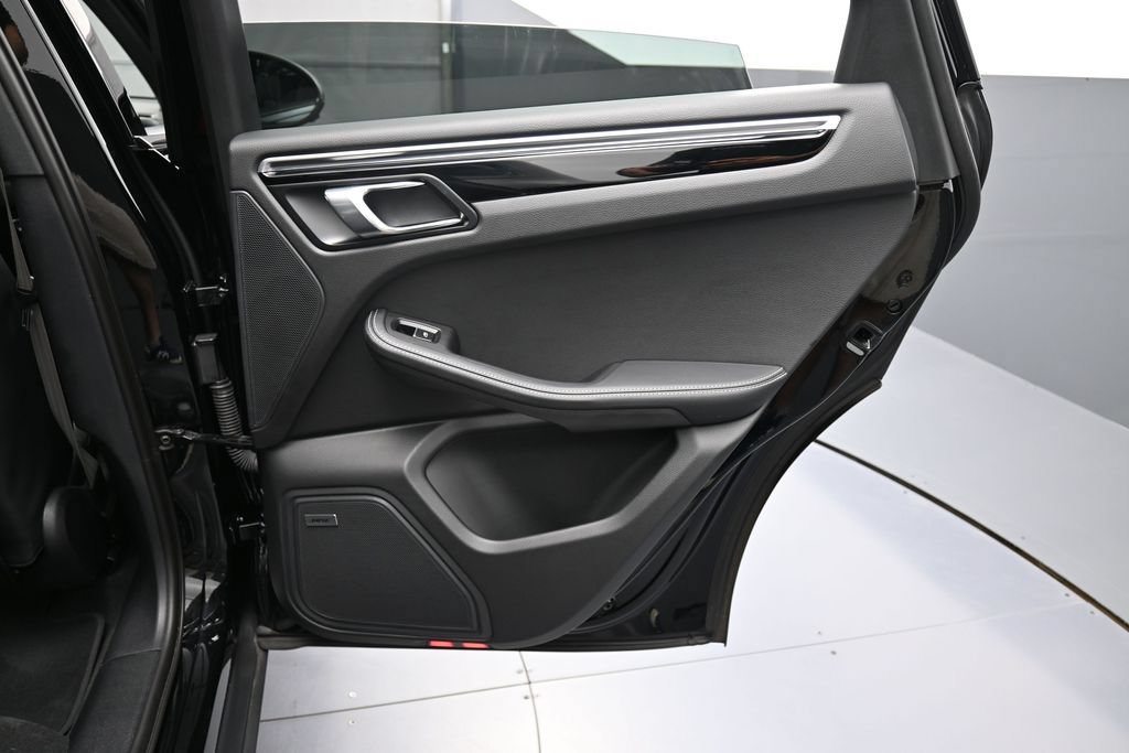 Certified 2024 Porsche Macan Turbo AWD/4WD image 25