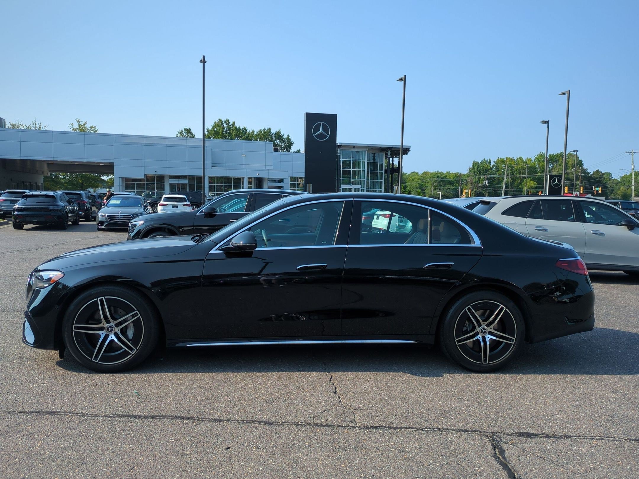Certified 2025 Mercedes-Benz E 450 4MATIC Sedan image 5