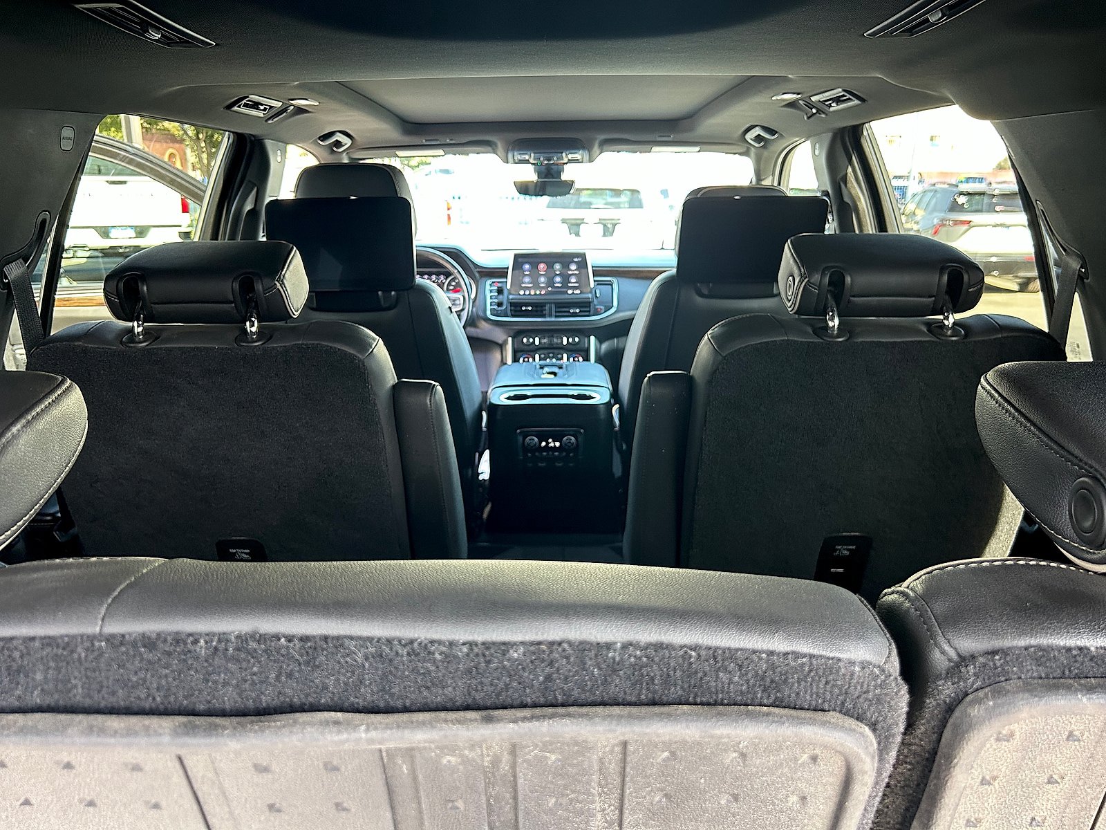Used 2021 Chevrolet Tahoe Premier w/ Premium Package RWD image 32