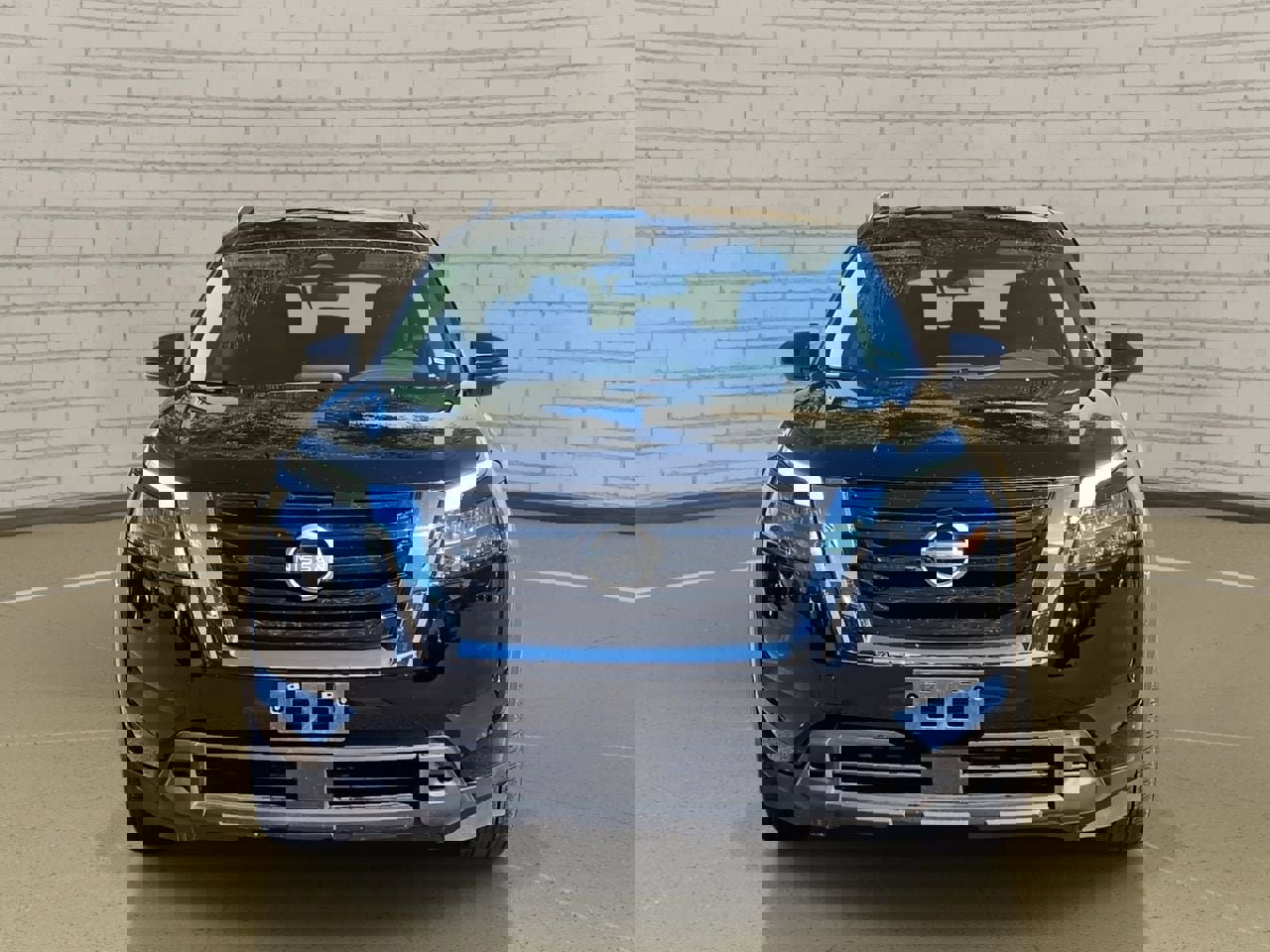 Used 2024 Nissan Pathfinder SV image 2