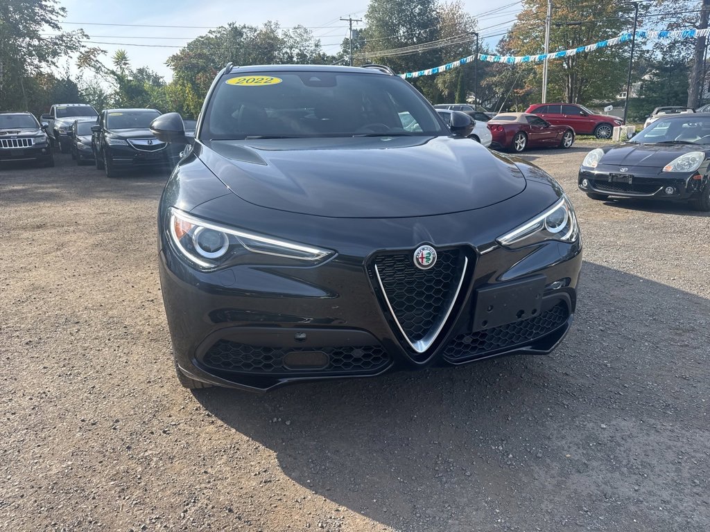 Used 2022 Alfa Romeo Stelvio Ti image 4