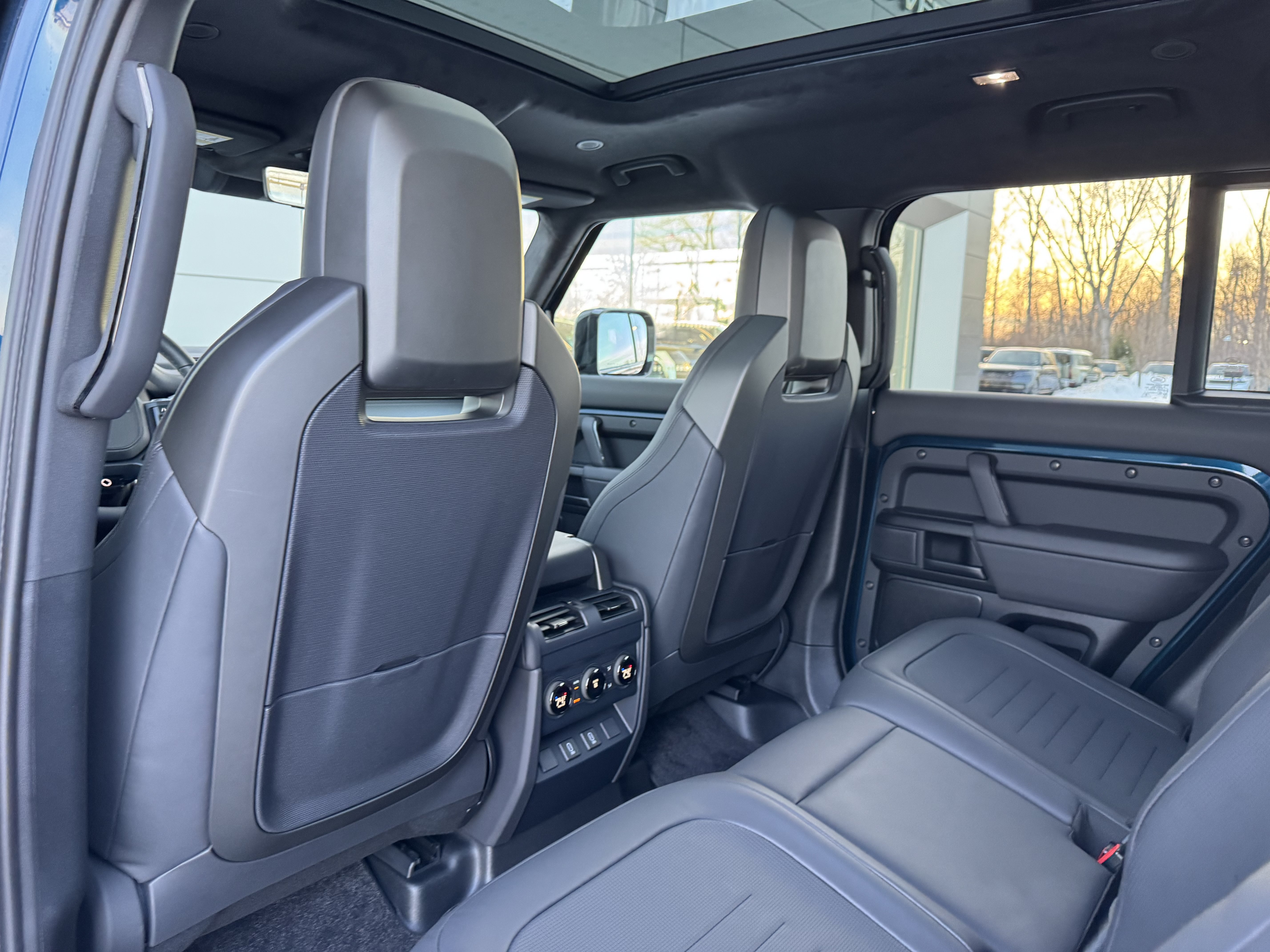 New 2026 Land Rover Defender 110 OCTA AWD/4WD image 30