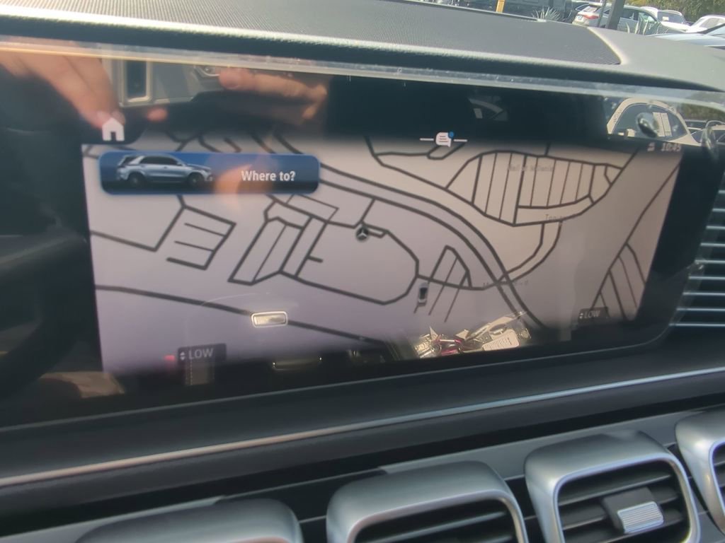 Used 2025 Mercedes-Benz GLE 450e 4MATIC image 8