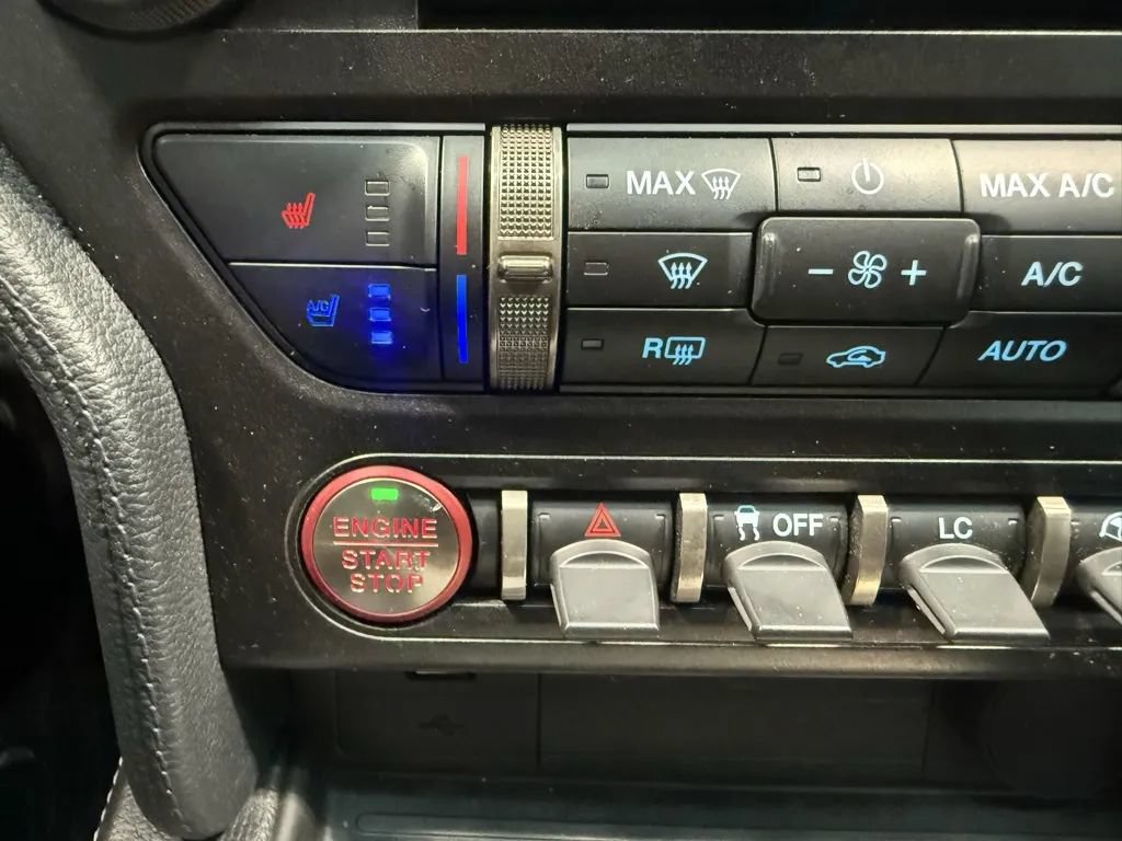 Used 2019 Ford Mustang Shelby GT350 w/ Technology Package RWD image 33