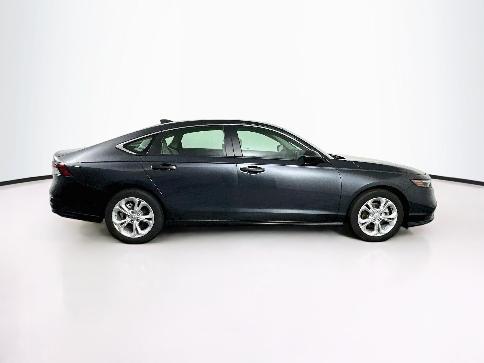 Used 2025 Honda Accord LX image 10