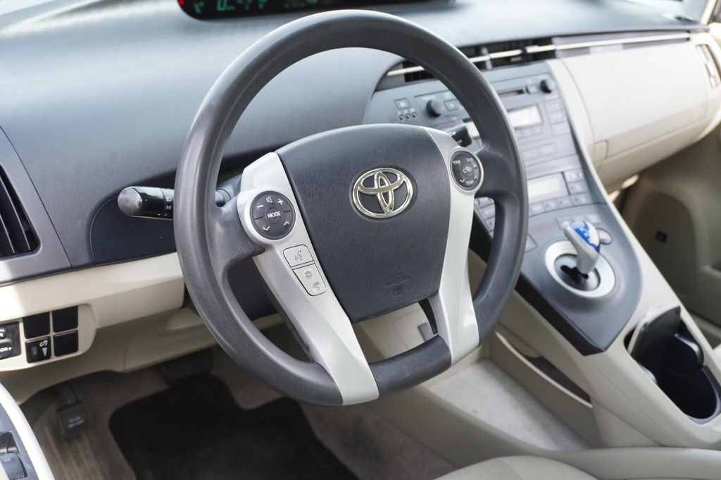 Used 2011 Toyota Prius Three image 3