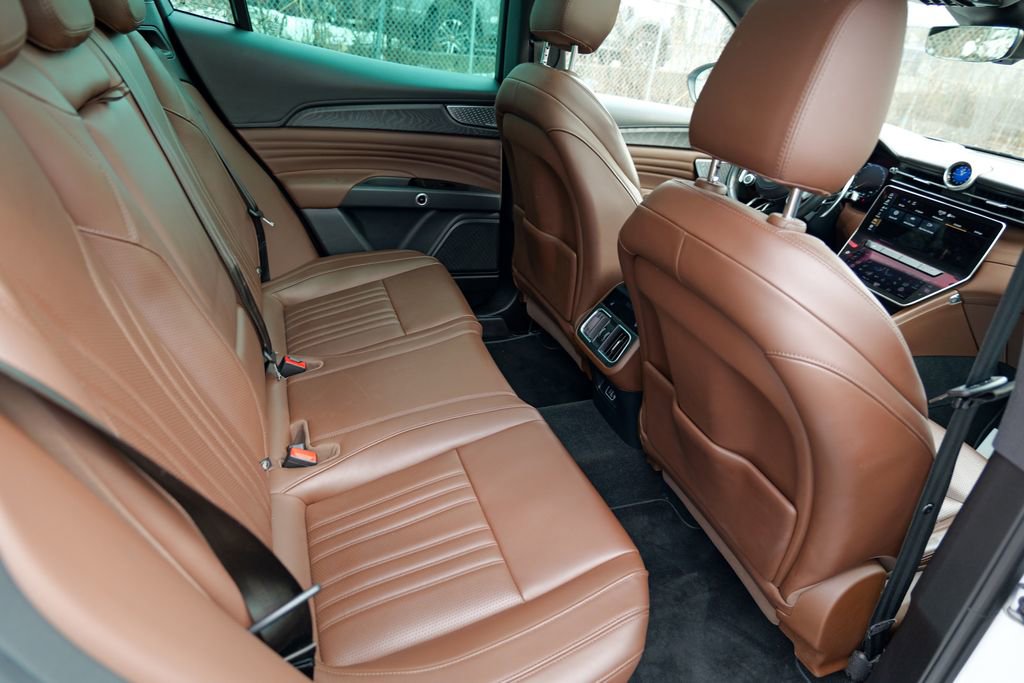 Certified 2023 Maserati Grecale GT image 30