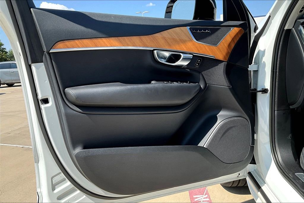 Certified 2023 Volvo XC90 T8 Plus w/ Protection Package Premier image 23